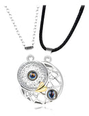 Things Nerd colar duplo magnético Liga de zinco projetor 100 idiomas sol e lua coração cor Prateado