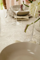 Toalha De Mesa Impermeável 6 Lugares Jacquard 1,40 X 2,10m Cor Pérola Medalhão