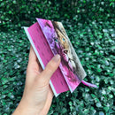 Mini Bíblia Feminina Infantil De Bolsa Com Índice Letra Pequena Arc Leão Seja Forte E Corajosa Jovem Fé