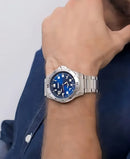 Relógio de pulso Orient MBSS1155A com corria de aço inoxidável cor prata fondo azul-escuro